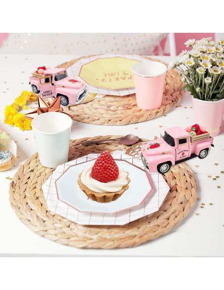Decoración de Camión Vintage Teeloray con Fresas Falsas Decoración de Camión Vintage Teeloray con Fresas Falsas
