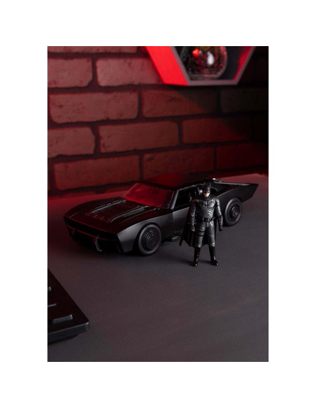 Batmóvil 1:24 Jada Toys con figura de Batman 7 cm Batmóvil 1:24 Jada Toys con figura de Batman 7 cm