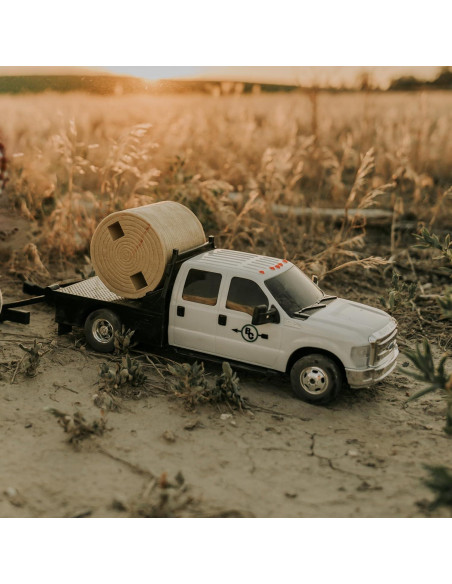 Camión Ford Big Country Toys con Prensa de Heno 1:20 Camión Ford Big Country Toys con Prensa de Heno 1:20