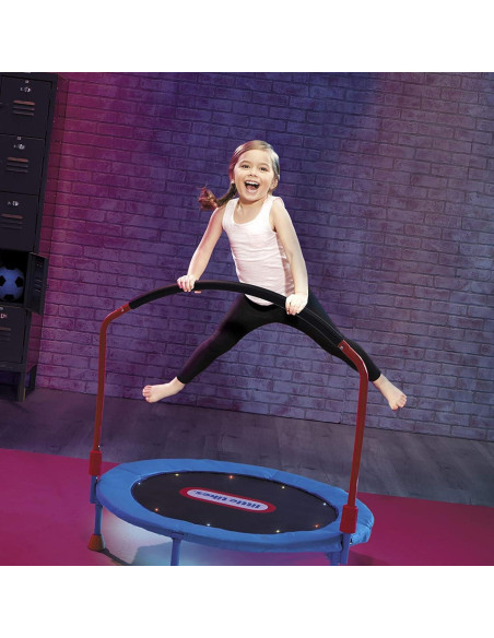 Trampolín iluminado Little Tikes 0.91m con manija plegable Trampolín iluminado Little Tikes 0.91m con manija plegable