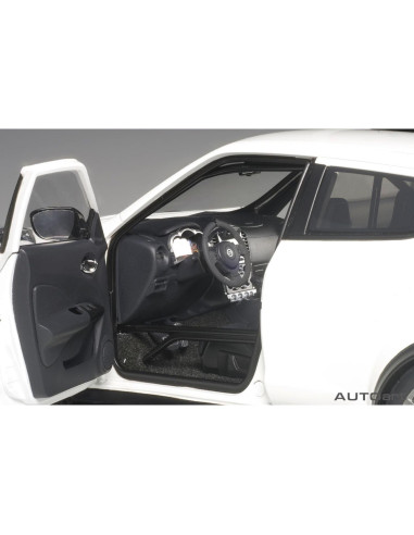 Nissan Juke R 2.0 Blanco Autoart 1:18 Modelo a Escala
