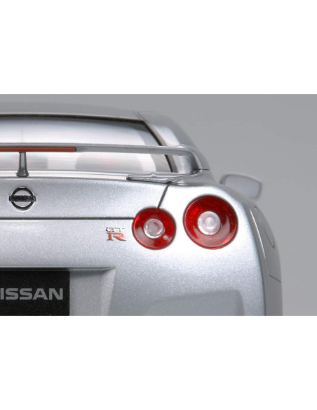 Kit de Modelo Tamiya Nissan GT-R R35 1:24 - 1352 Piezas Kit de Modelo Tamiya Nissan GT-R R35 1:24 - 1352 Piezas