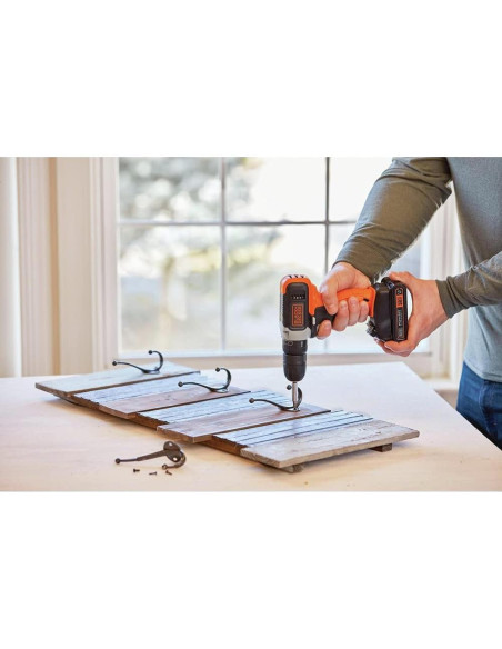 Taladro Inalámbrico BLACK+DECKER 20V MAX con Batería y Cargador Taladro Inalámbrico BLACK+DECKER 20V MAX con Batería y Cargador