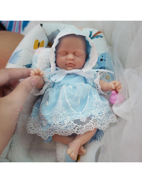 Muñeca de Bebé de Silicona Mini 17.78 cm Sarah con Accesorios Muñeca de Bebé de Silicona Mini 17.78 cm Sarah con Accesorios