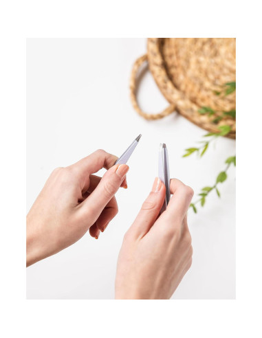 Pinzas para Cejas Amazon Basics - Acero Inoxidable, 2 Piezas