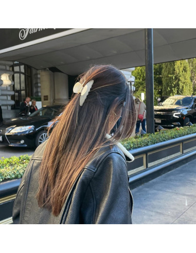 Garras de Pelo Duraderas Hana Mia 10.16 cm Crema para Cabello Grueso
