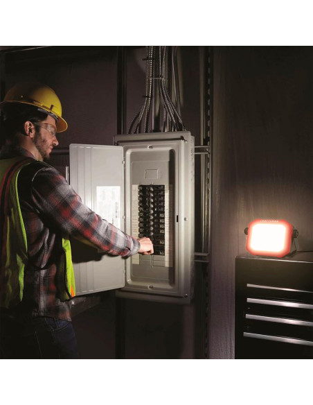 Luz de Trabajo LED CRAFTSMAN 1100 Lúmenes 4000K Portátil Luz de Trabajo LED CRAFTSMAN 1100 Lúmenes 4000K Portátil