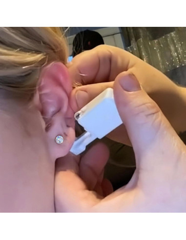 Kit de Perforación de Orejas SLVIEKAE con Aretes de CZ 3mm