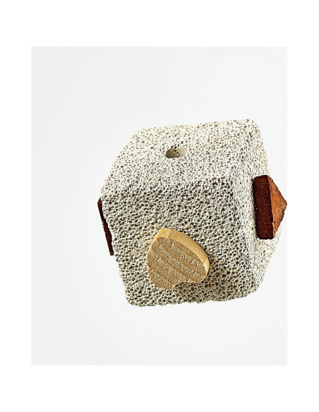 Juguete de Masticar Kaytee Lava Block 5.7 cm para Mascotas Juguete de Masticar Kaytee Lava Block 5.7 cm para Mascotas