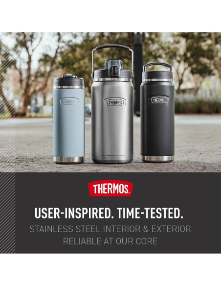 Botella de Agua THERMOS 1.89L Acero Inoxidable Mate Aislada Botella de Agua THERMOS 1.89L Acero Inoxidable Mate Aislada
