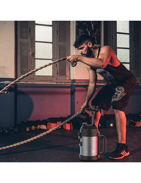 Jarra de Agua Deportiva Arslo 3.20L Aislada Negro Jarra de Agua Deportiva Arslo 3.20L Aislada Negro