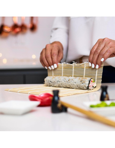 Juego de Sushi de 2 Piezas Joyce Chen - Tabla y Rodillo de Bambú