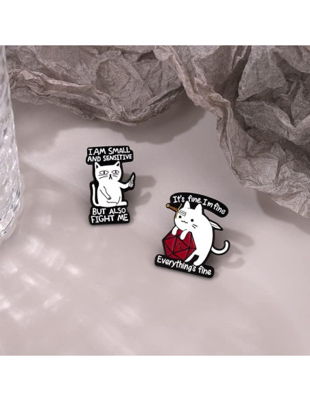 Pin de esmalte gato divertido con cuchillo estilo A 2.5 cm Pin de esmalte gato divertido con cuchillo estilo A 2.5 cm