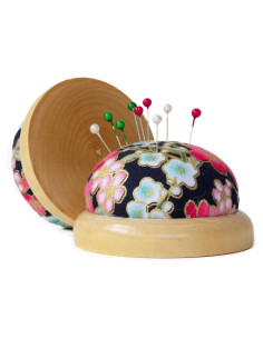 Almohadilla para Alfileres Fair Goods con Base de Madera 6.35cm