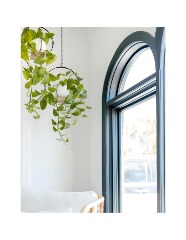 Soporte para Plantas Colgantes Dravmola Negro con Base de Madera
