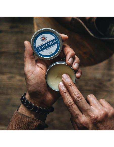 Crema de Cuero 100% Natural Cobbler's Choice 59ml - Protege y Restaura Crema de Cuero 100% Natural Cobbler's Choice 59ml - Protege y Restaura