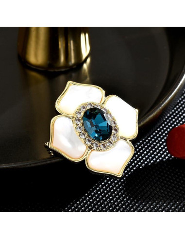 Broche de Strass Dorado para Mujeres - Flor Blanca Elegante