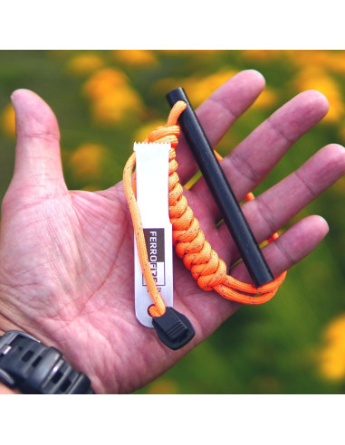 Iniciador de Fuego Ferrofire FS384 15,000 Golpes Paracord