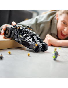 LEGO Batman Batmóvil Tumbler 76239 con Minifiguras 2