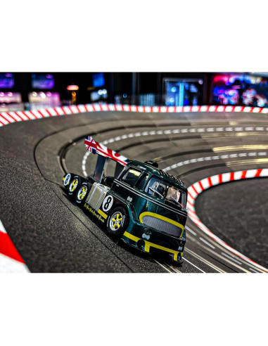 Coche Slot Digital Carrera Racetruck Cabover Verde 1:32