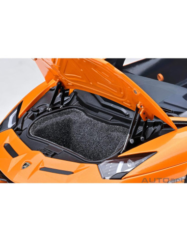 Modelo de Coche Lambo SVJ 1/18 Autoart Naranja Brillante