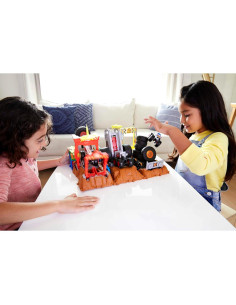 Hot Wheels Monster Trucks Arena Smashers Desafío de Carrera Ace Smash con Camión y Auto Aplastable 2
