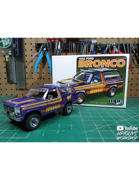 Kit Modelo Ford Bronco 1982 MPC 1:25 Todo Terreno Kit Modelo Ford Bronco 1982 MPC 1:25 Todo Terreno