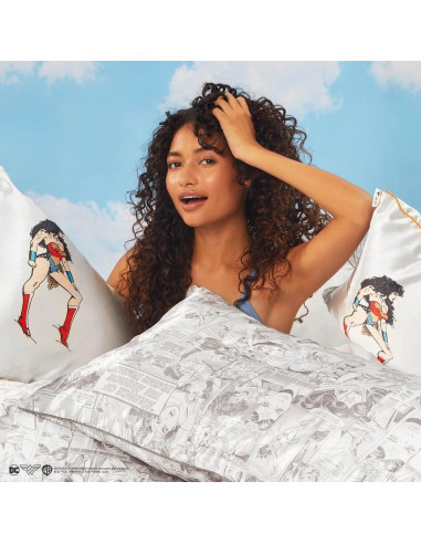 Funda de Almohada Kitsch Wonder Woman Satén Refrigerante 48x66cm