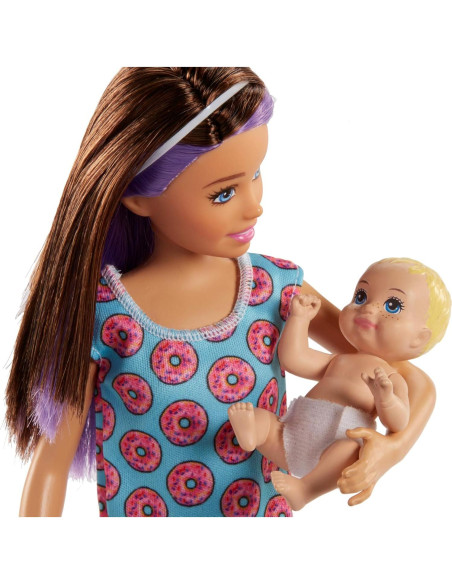 Juego de Cuidado de Bebés Barbie Skipper con Muñeca y Accesorios Juego de Cuidado de Bebés Barbie Skipper con Muñeca y Accesorios