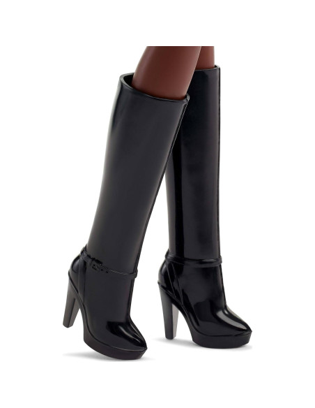 Muñeca Barbie Basics Modelo 03 con Vestido Negro y Botas Muñeca Barbie Basics Modelo 03 con Vestido Negro y Botas