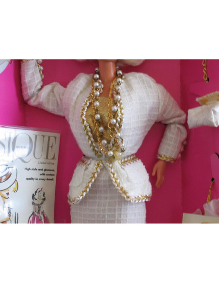 Muñeca Barbie Estilo Ciudad Mattel 1993 Classique 36.3x25.9cm Muñeca Barbie Estilo Ciudad Mattel 1993 Classique 36.3x25.9cm