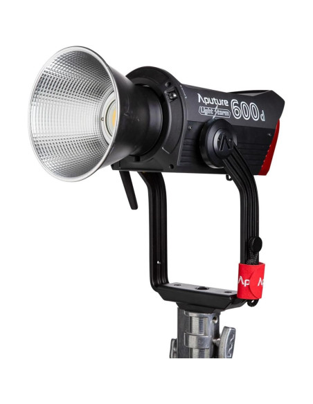 Luz LED Aputure Light Storm 600d 600W Montura Bowens Luz LED Aputure Light Storm 600d 600W Montura Bowens