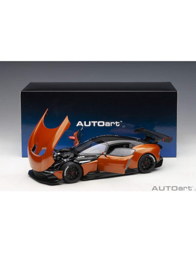 AUTOart Aston Martin Vulcan Naranja 1/18 con Techo de Carbono