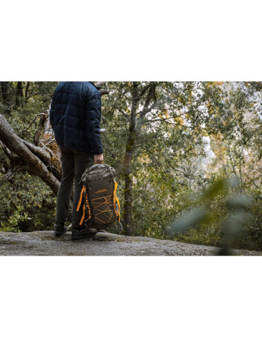 Mochila de senderismo ALPS Mountaineering Nomad 50L Arcilla