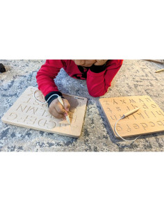 Tablero de Trazado del Alfabeto Montessori CosmoKool - Doble Cara 2