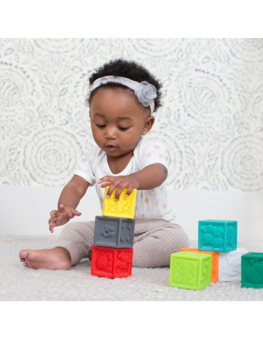 Conjunto de Bloques Apilables Infantino - 8 Piezas Suaves 6 Meses+
