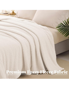 Manta de Forro Flotilla de Ballenas 127x178 cm Color Marfil 2