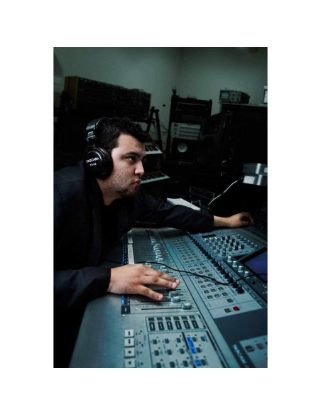Kit de Podcast TASCAM Mixcast 4 con Micrófono y Auriculares Kit de Podcast TASCAM Mixcast 4 con Micrófono y Auriculares
