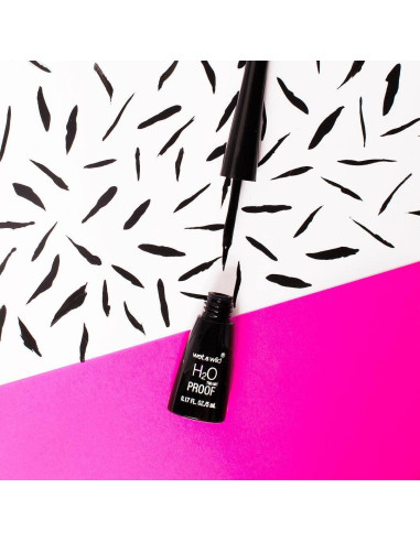 Delineador Líquido a Prueba de Agua Wet n Wild Negro 13.89g
