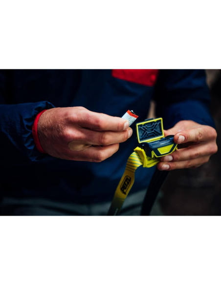 Linterna Frontal PETZL Tikka CORE 450 Lúmenes Recargable Azul Linterna Frontal PETZL Tikka CORE 450 Lúmenes Recargable Azul