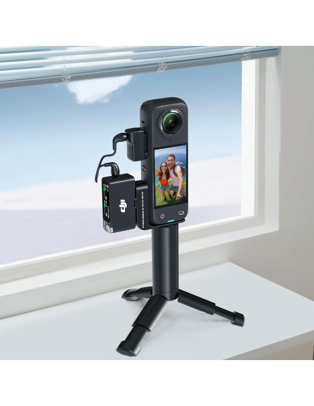 Soporte de Micrófono CYNOVA para Insta360 X4/X3 con Cable 3.5mm Soporte de Micrófono CYNOVA para Insta360 X4/X3 con Cable 3.5mm