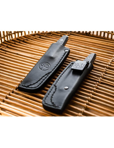 Cuchillo Boker AK1 Reverse Tanto CF 7.9 cm Acero Inoxidable