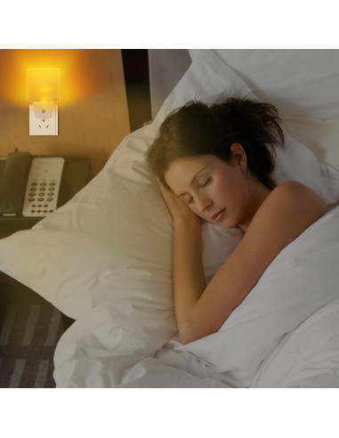 Luz Nocturna LED KINUR Ámbar Suave con Sensor Crepúsculo 2 Pzs