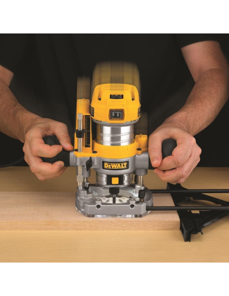 Router Compacto DEWALT DWP611PK 1.25HP Velocidad Variable Router Compacto DEWALT DWP611PK 1.25HP Velocidad Variable