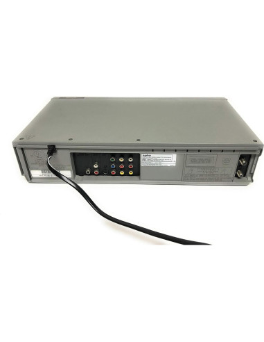 Combo DVD/VCR Sanyo DVW-7200 con Conectores Básicos