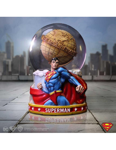 Bola de Nieve Superman Nemesis Now 15.19 cm Coleccionable