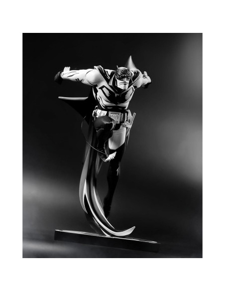 Estatua Batman Caballero Blanco McFarlane 22.86 cm Edición Boceto Estatua Batman Caballero Blanco McFarlane 22.86 cm Edición Boceto