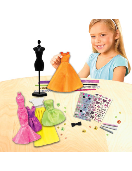 Kit de Manualidades Barbie Diseñadora de Moda - 5 Atuendos DIY Kit de Manualidades Barbie Diseñadora de Moda - 5 Atuendos DIY