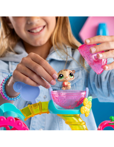 Littlest Pet Shop Fun Factory Play Set - Generación 7, 2 Mascotas
