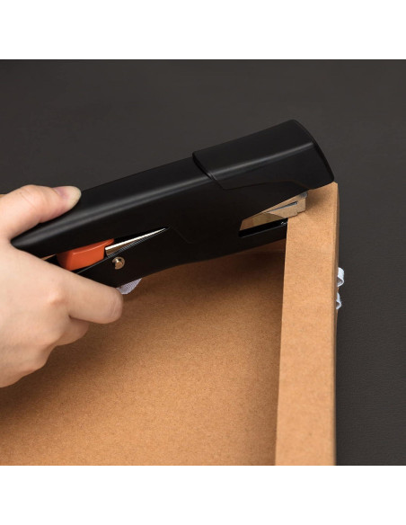 Grapadora de mano Amazon Basics sin esfuerzo, 25 hojas, negra Grapadora de mano Amazon Basics sin esfuerzo, 25 hojas, negra